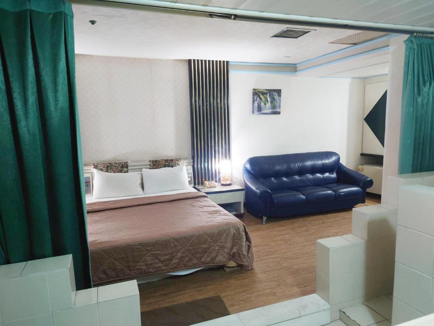 Modern Plaza Hotel Kaohsiung Zimmer foto
