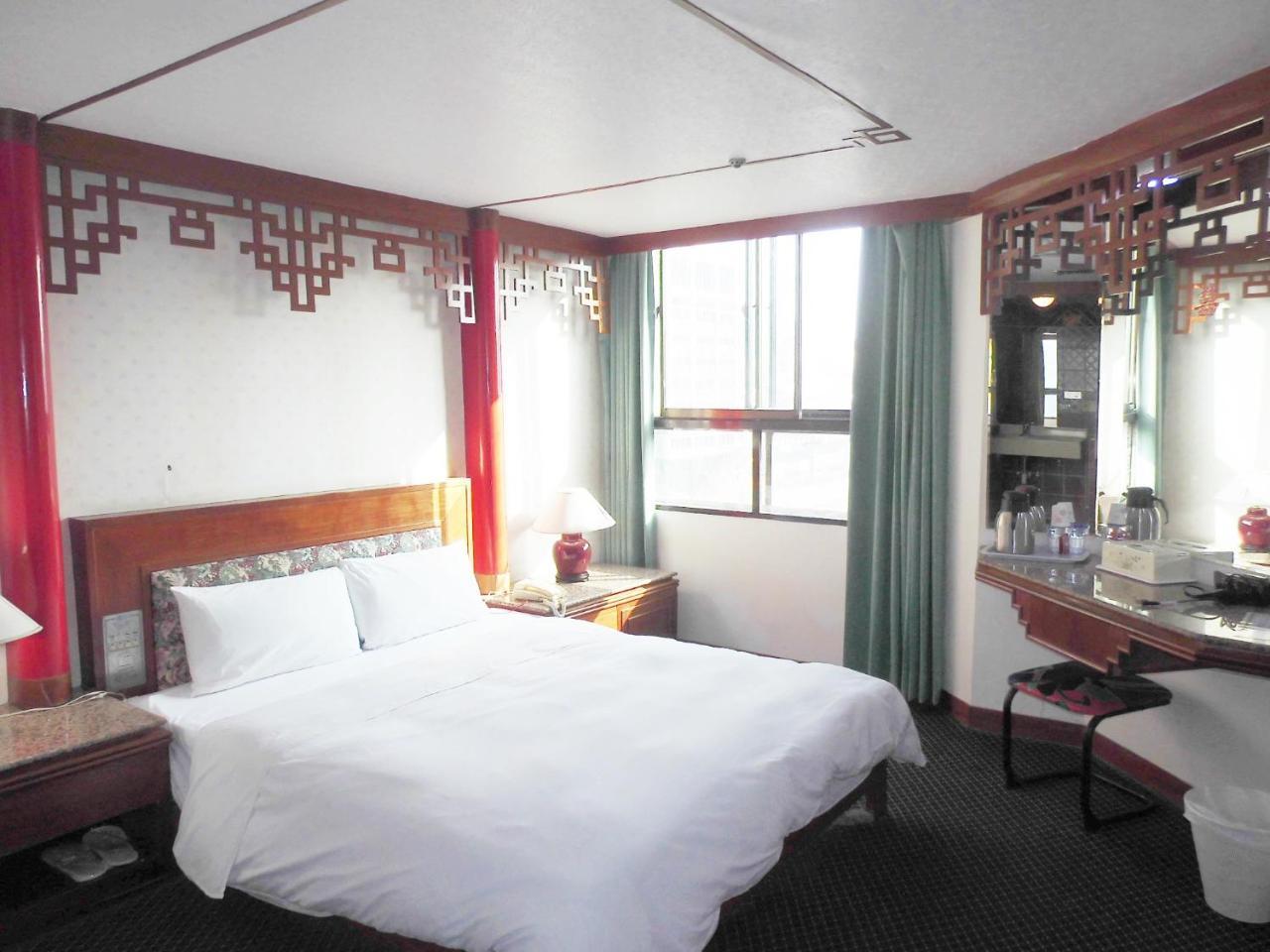 Modern Plaza Hotel Kaohsiung Exterior foto
