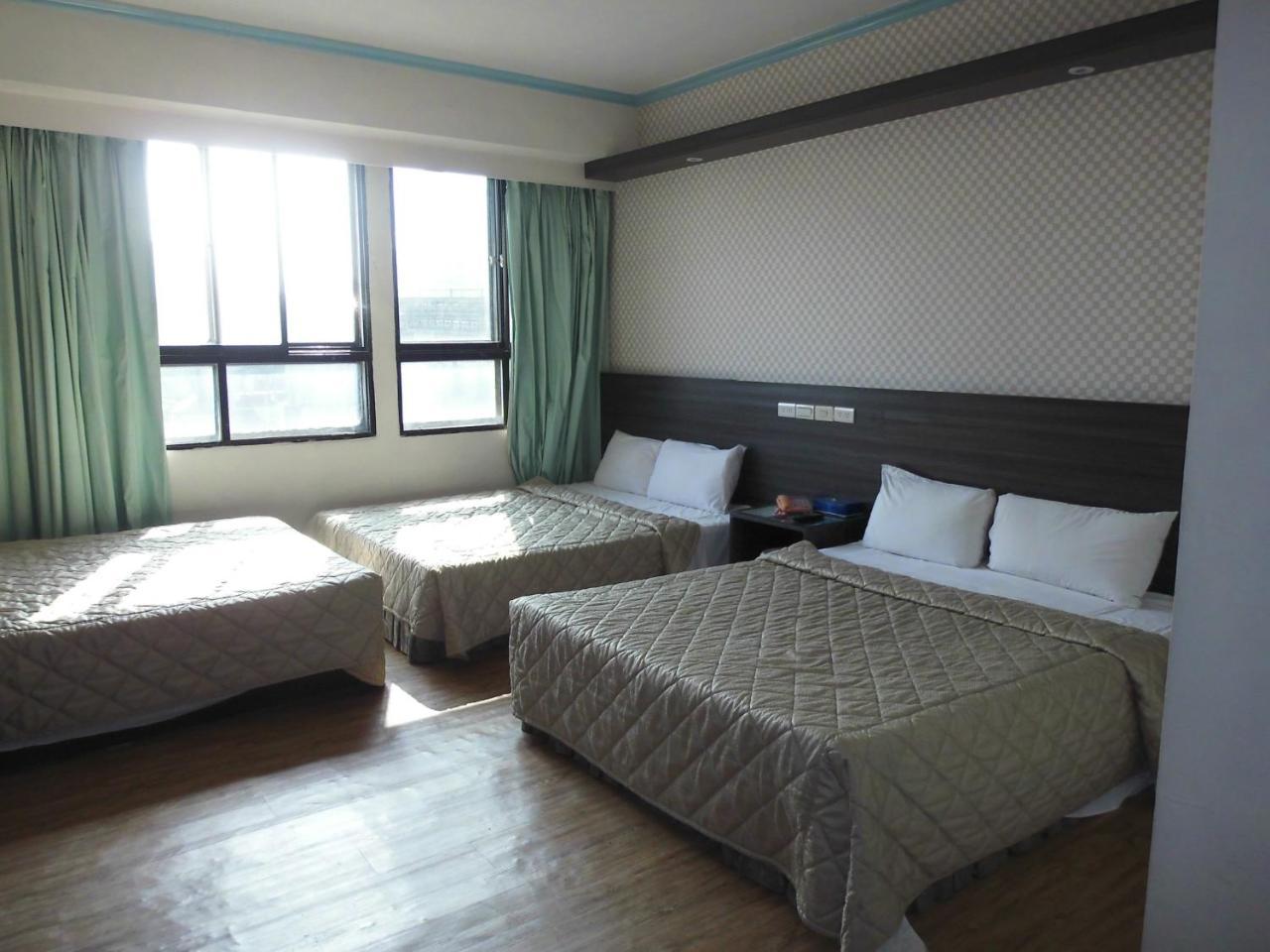 Modern Plaza Hotel Kaohsiung Exterior foto
